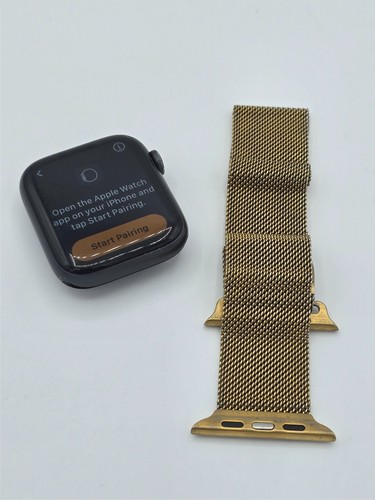 Apple Watch Series 6 44mm - Aluminum and Ceramic Case - Black - Gold Band - Picture 8 of 8