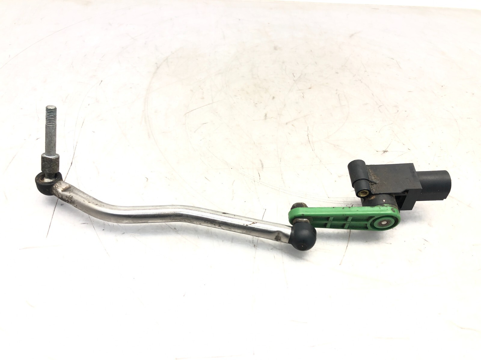 2014-2018 BENTLEY FLYING SPUR RIGHT PASS FRONT HEADLIGHT HEIGHT LEVEL SENSOR OEM