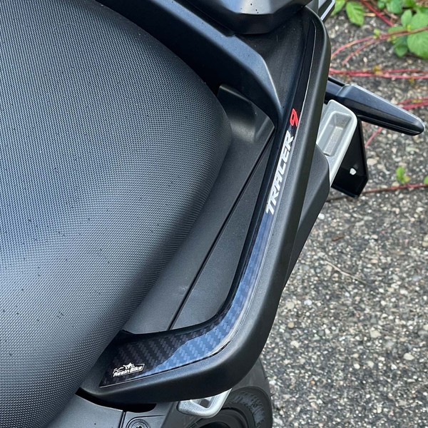 Aufkleber 3D Kompatibel Mit Yamaha Tracer 9 2021-2026 Beifahrergriffe Rot-image