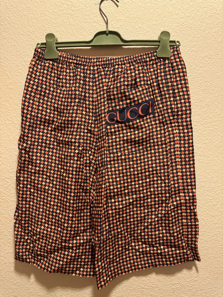 New Authentic Gucci Logo Shorts Bermuda Size IT 54 / US L Waist 34 - 40