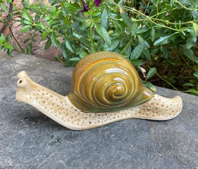 HOMEHUT Garden Snail Green Sculpture in/outdoor 21cm long Ceramic Glazed CR104 - ELM RR