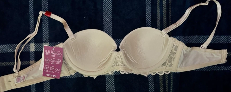 Women’s So Multiway Strap Bra Size 32A New With Tags - Image 4 of 4