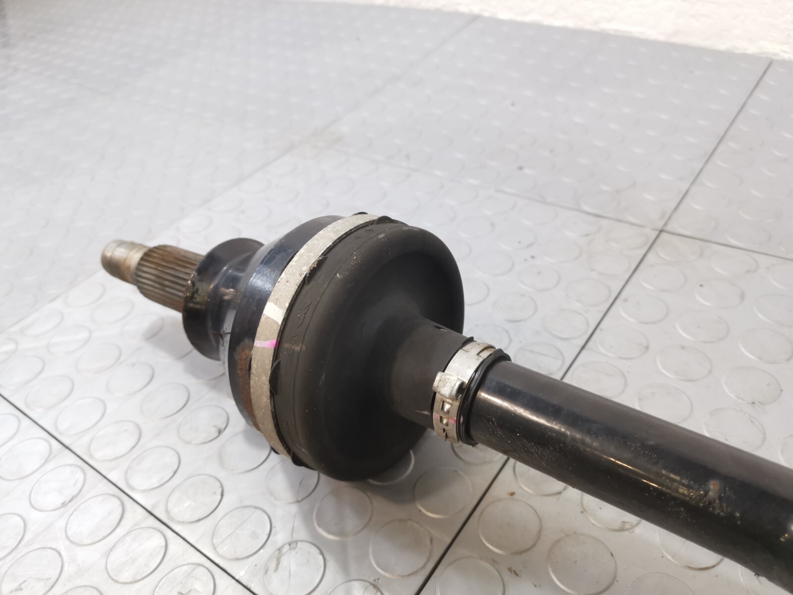 2017 - 2020 Maserati Levante LEFT REAR SIDE DRIVE JOINT AXLE CV SHAFT OEM