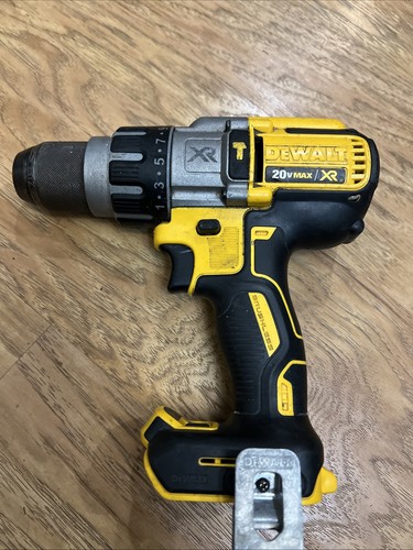 DeWALT 20V Max XR Brushless Cordless 1/2" Hammer Drill/Driver DCD996 DCD996B