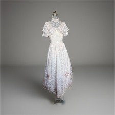 Vintage White Lace Full-Length Wedding Dress with Lace Capelet