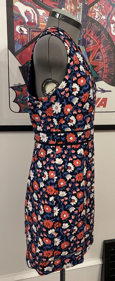 Vestido justo Kate Spade Ditzy margarida jacquard sem mangas tamanho 10 acabamento ilhós - Imagem 4 de 4