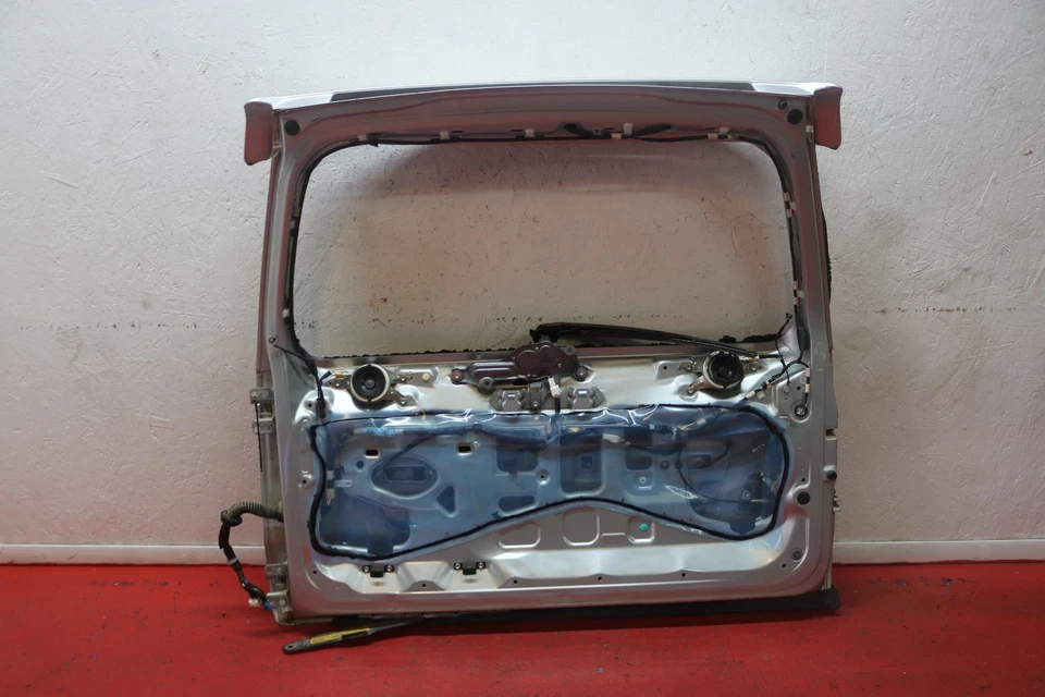 2003 2009 LEXUS GX470 REAR LIFTGATE SHELL OEM - Изображение 4 из 4