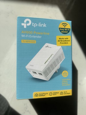 TP-Link TL-WPA4220 AV600 Powerline 300m Wi-Fi Extender Booster