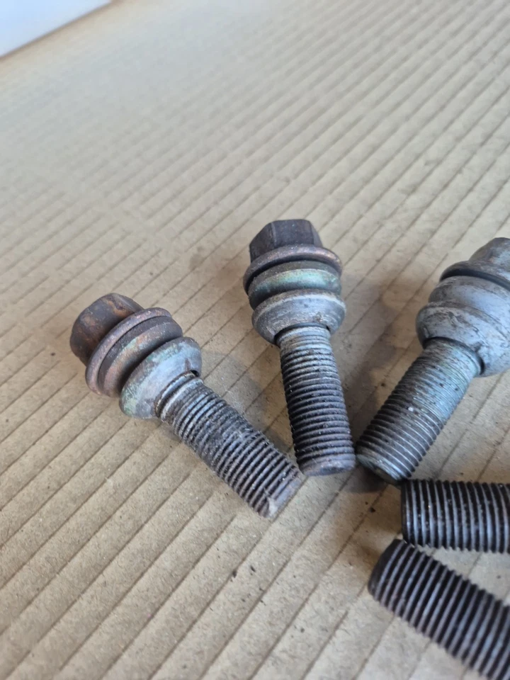 (x5) Parafusos de roda Audi Q7 4L 2005-14/ VW Touareg / Porsche Cayenne M14x1.5mm - Imagem 2 de 4