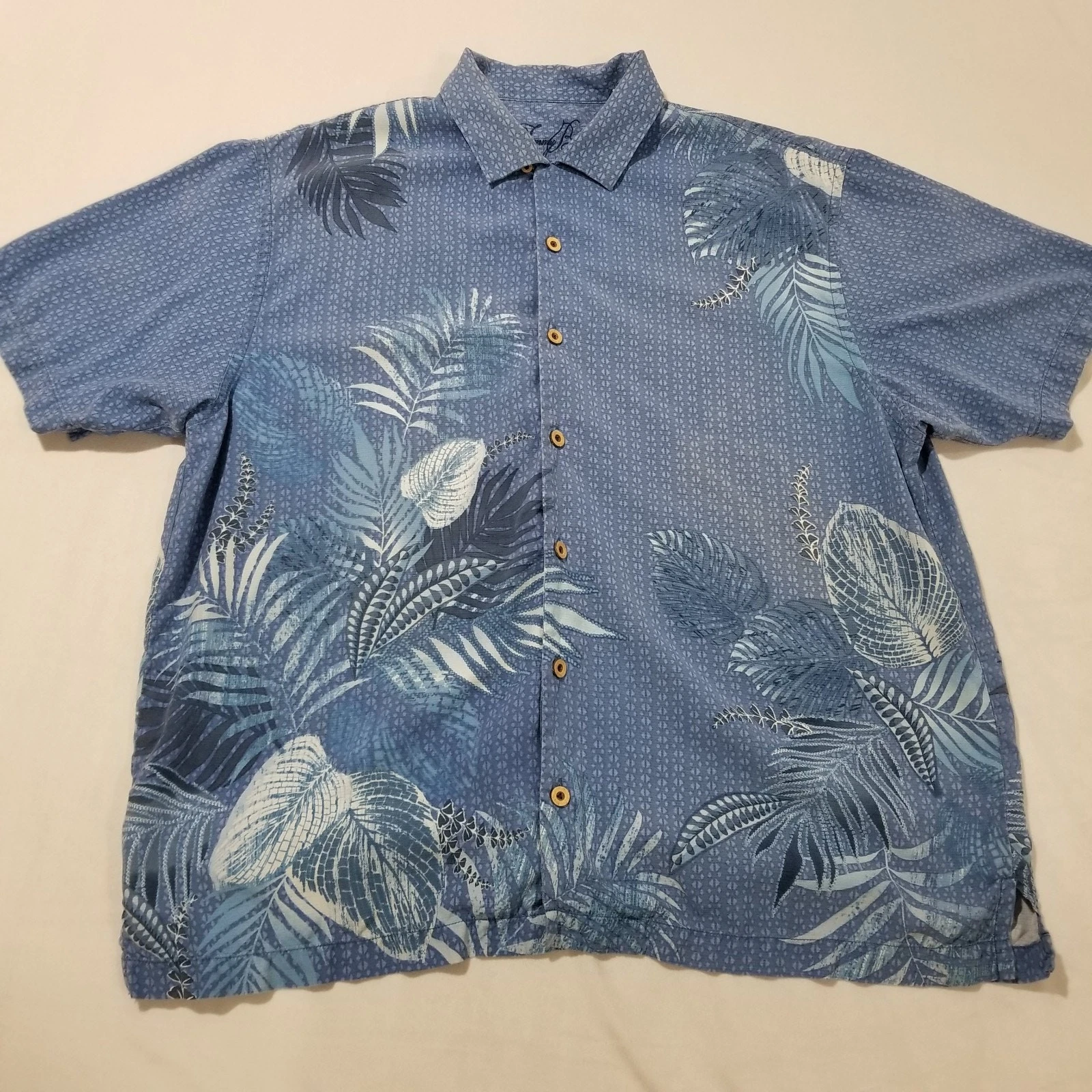 Tommy Bahama Shirt XL Aloha Hawaiian Silk Fronds Palm Leaves Floral Coconut