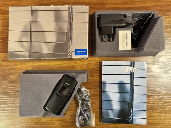 RARO Nokia 8910i en Caja Original (IMEI Coincidente)