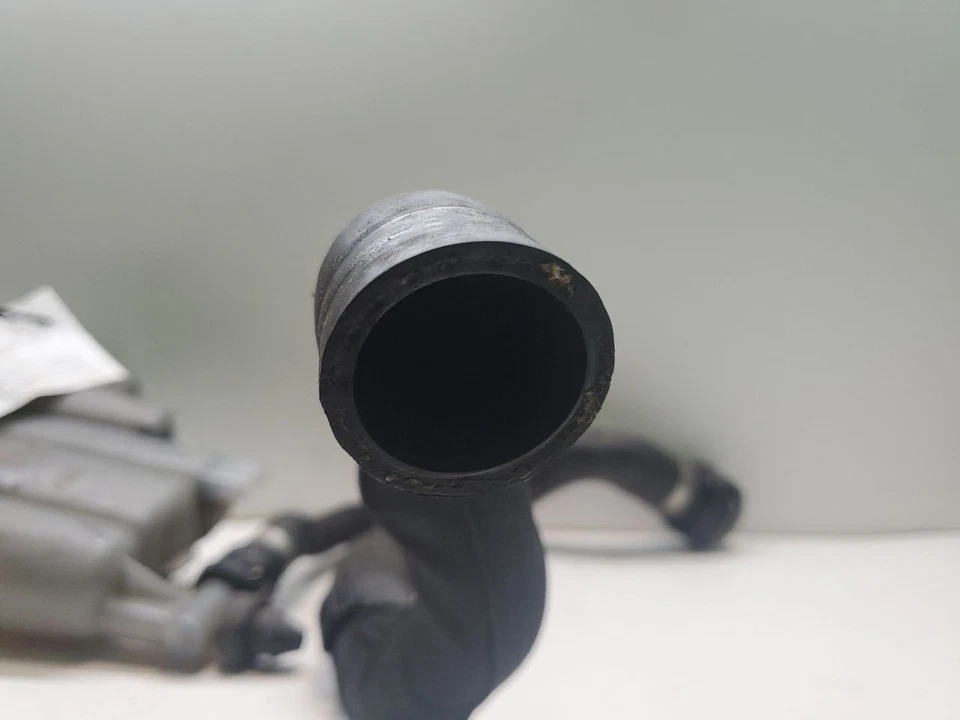 Audi A5 2012 depósito de refrigerante MPN: 8K0-121-4030 Foto 2 de 4