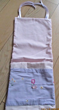 Poussette pour poupée rose pâle vichy violet brodé de fleurs [PM2]