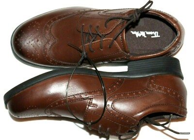 Thom McAn Men display picture 1