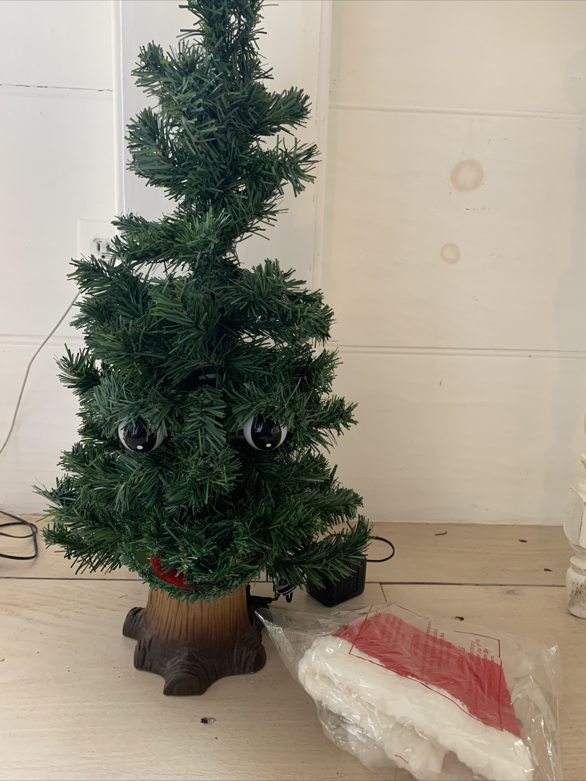 VINTAGE GEMMY 18" TALKING & DANCING DOUGLAS FIR SINGING CHRISTMAS TREE