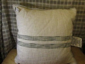 oversized white throw pillows