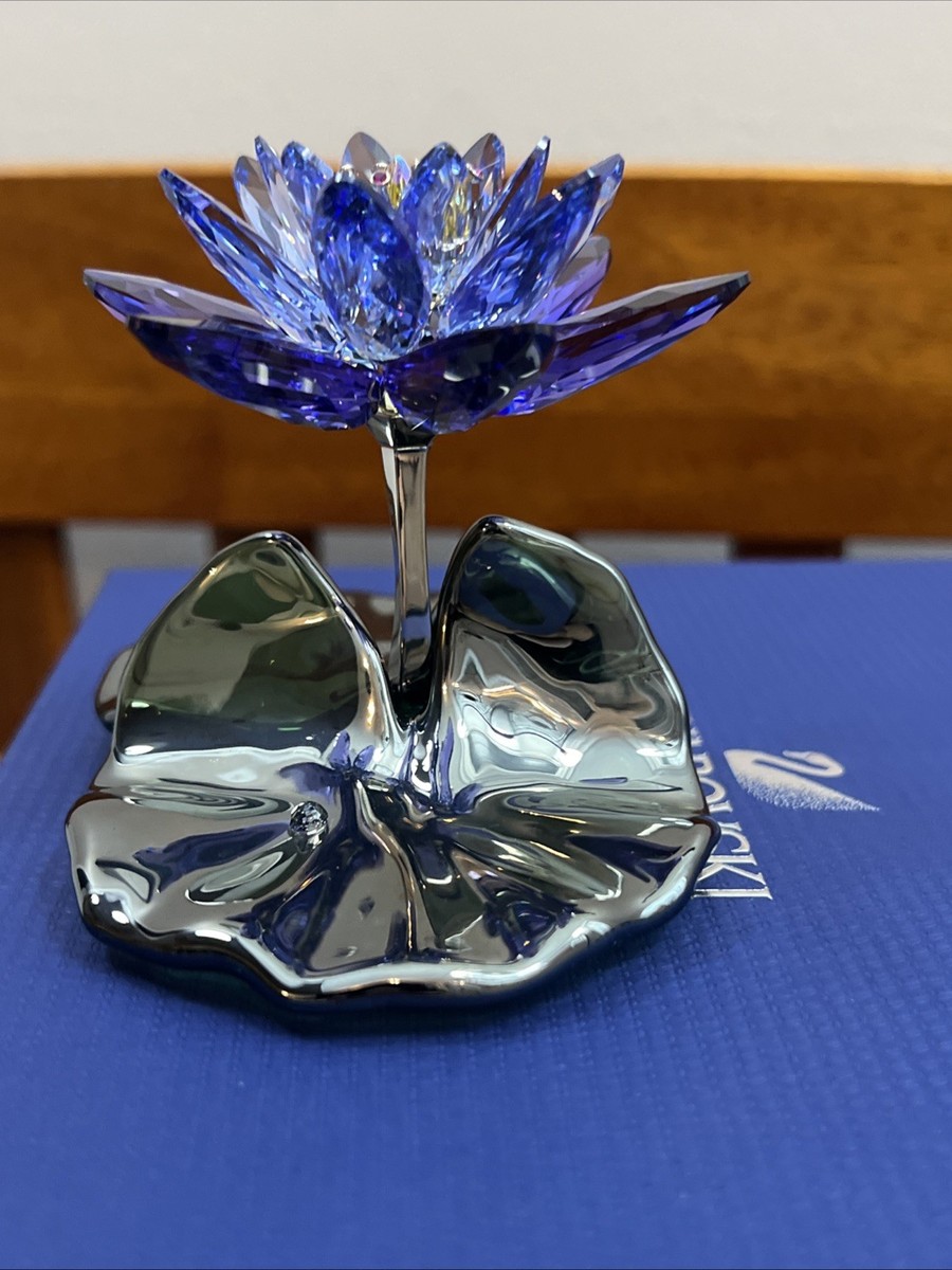Swarovski Paradise Flower - Blue Violet waterlily 1141630 Mint in
