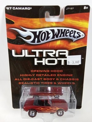 2006 Hot Wheels Ultra Hots '67 CAMARO CONVERTIBLE RED Real Riders J7157 1:64 K43