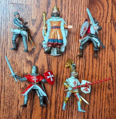 Papo & Unbranded Medieval King & Knight Toy Figure Lot of 5 (3'' - 4'')