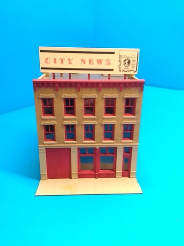 ho scale DPM 3 story city news town building custom painted and weathered