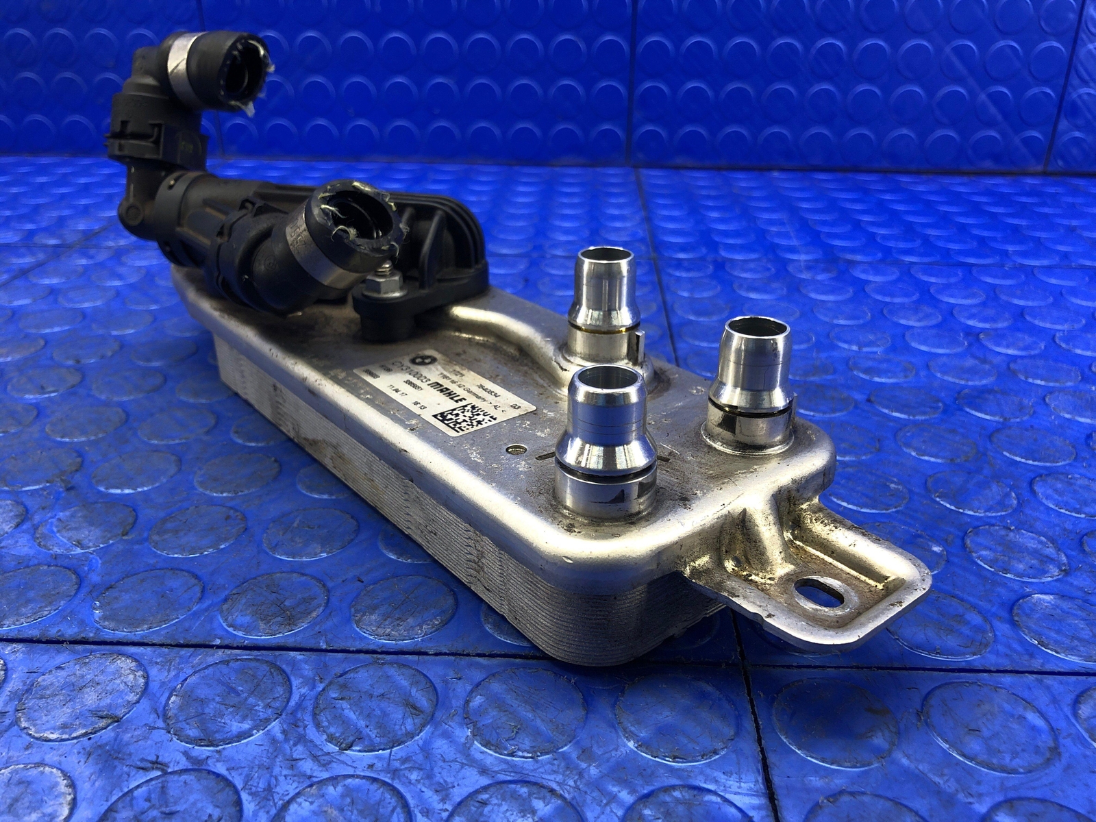 2014-2020 BMW I8 OEM TRANSMISSION OIL COOLER 17217640834
