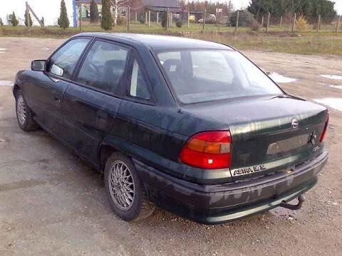 Attelage Opel Astra F berline rotule équerre démontable en acier renforcé