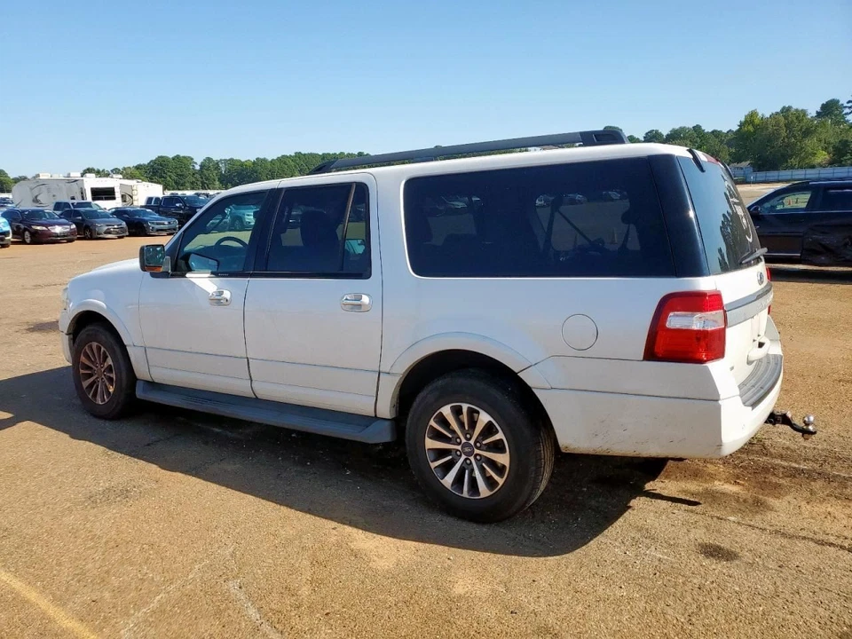 (LOCAL PICKUP ONLY) Rear Bumper 131" Wb Extended With Park Assist Fits 11-17 EXP Foto 2 de 4