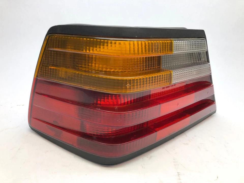 Conjunto de luz trasera izquierda del lado del conductor Mercedes-Benz 300D/E 1986-1993 OEM Foto 3 de 4