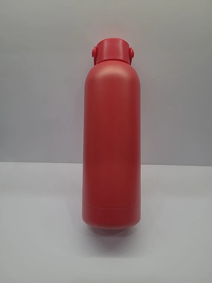 Botella de agua Kate Spade roja de acero inoxidable hidratada con estilo elegante Foto 3 de 4