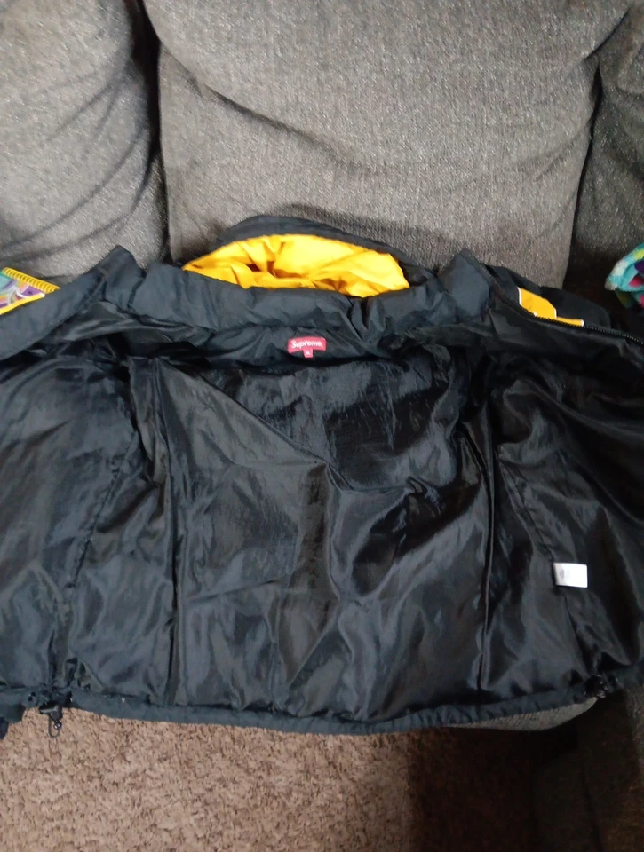 Chaqueta acolchada Supreme Down panel a rayas negro y amarillo talla XL FW18 Foto 4 de 4