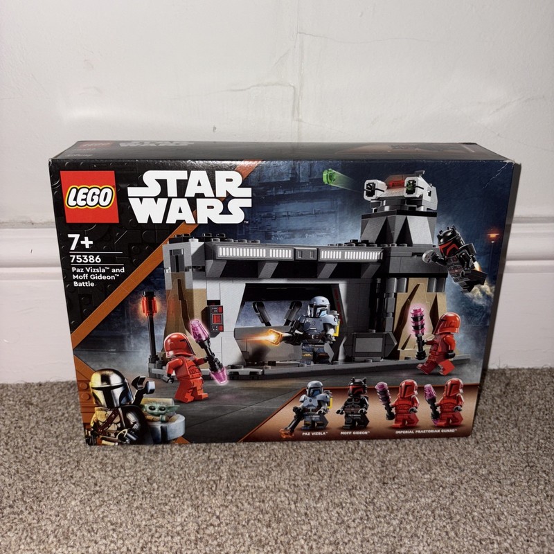 LEGO Star Wars The Mandalorian Paz Vizsla and Moff Gideon Battle