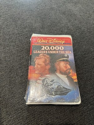 New Sealed Walt Disney ''20,000 Leagues Under the Sea'' VHS - Red/Blue Cover