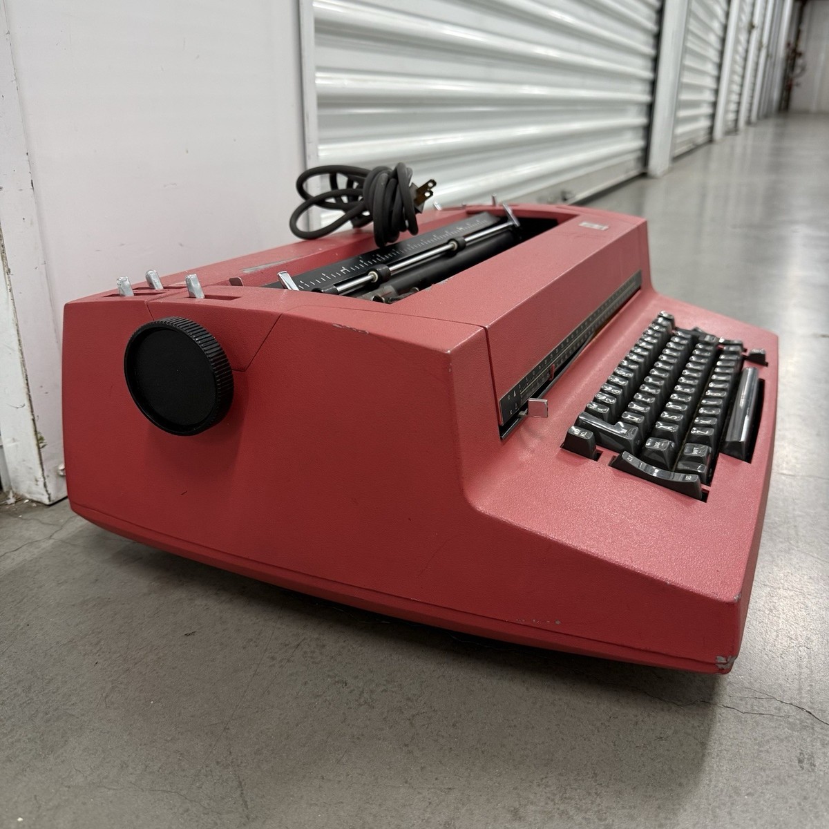VINTAGE IBM SELECTRIC II Red Correcting Typewriter Powers On Sold