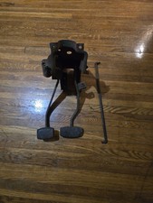 73-79 Ford F100 F150 F250 F350 Bronco Manual Transmission Clutch Pedal Assembly 73-79 Ford F100 F150 F250 F350 Bronco Manual Transmission Clutch Pedal Assembly