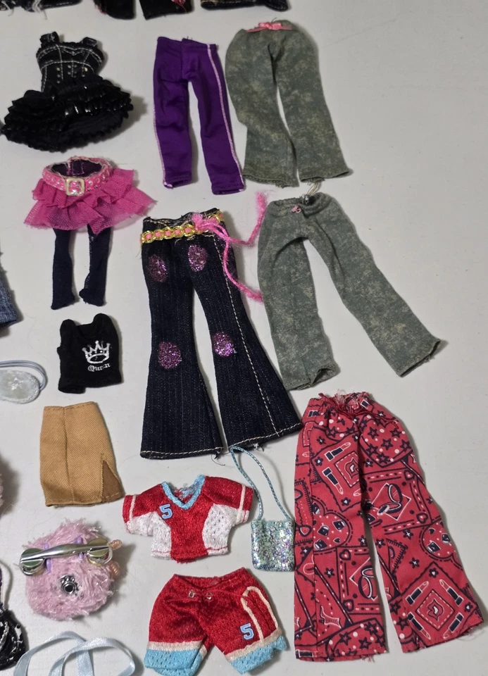 Bratz Vintage Gran Lote De 64 Piezas Accesorios Y Ropa Foto 4 de 4