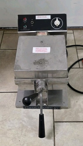 Vintage Gold Medal 5024 Professional Four Square Belgian Waffle Baker Iron