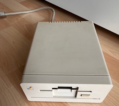 AMIGA 1010 EXTERNAL 3.5'' DISK DRIVE / Externes Laufwerk für AMIGA 500-A4000/CDTV