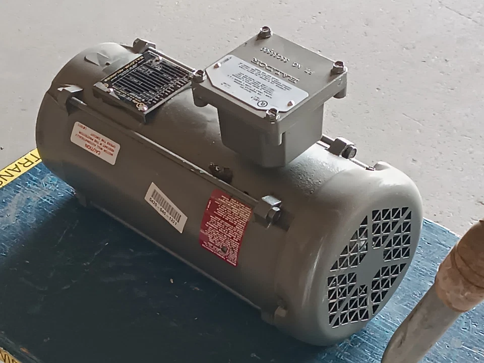 Baldor VL5024A Hazardous Location Motor, 1.5hp, 1725rpm, 1PH, 60HZ, 56C, SF: 1.0 - Image 2 of 4