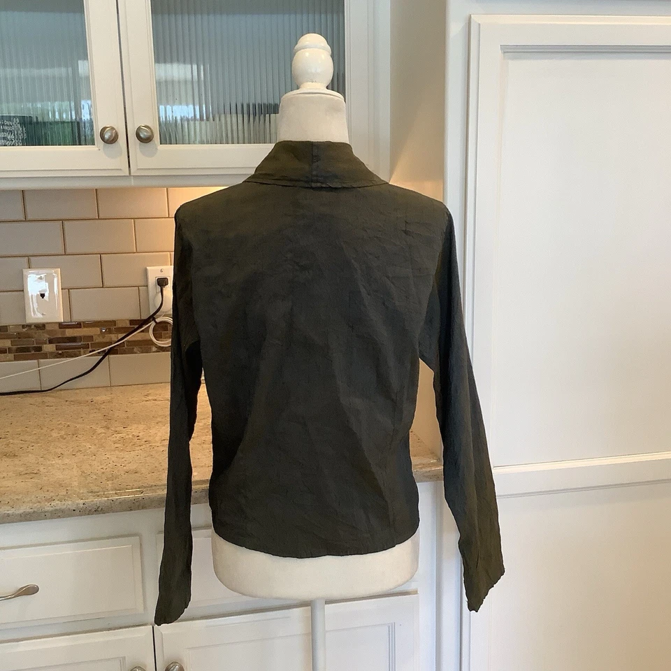 Jeanne Engelhart 亚麻丝绸衬衫,尺寸 S,绿色纽扣 — 第 4/4 张图片