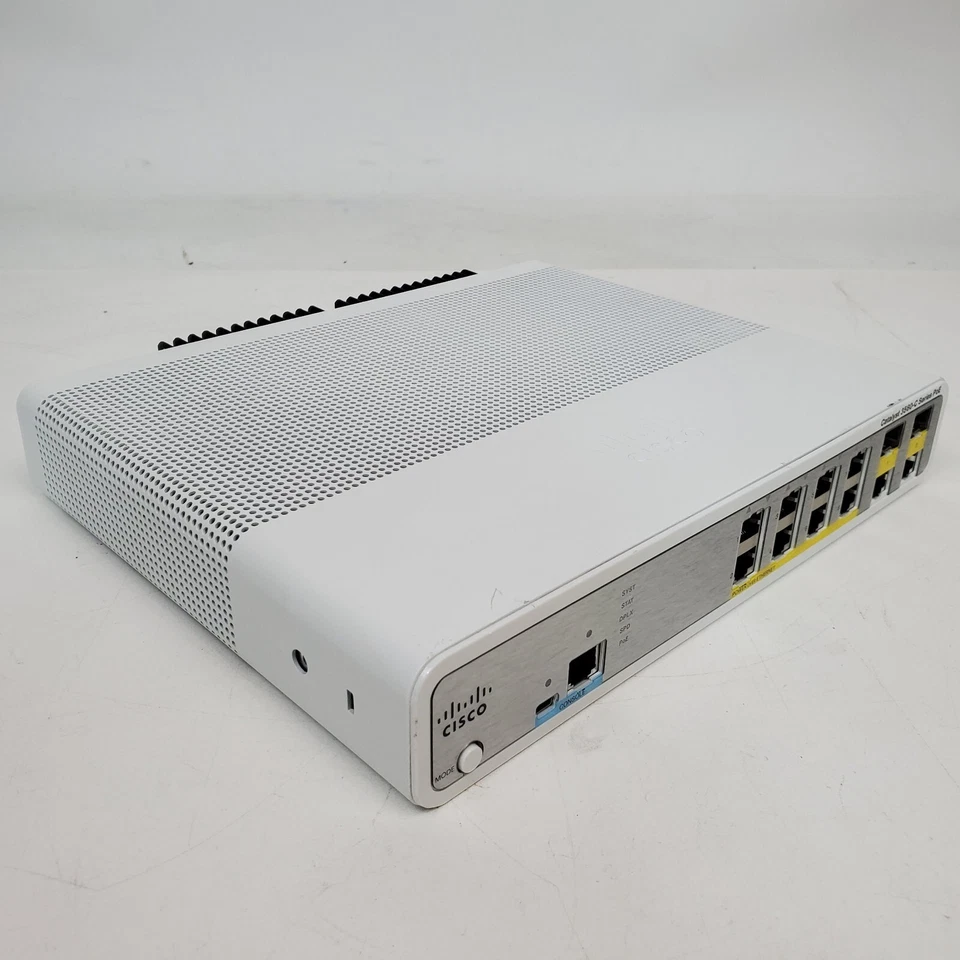 Conmutador montable en rack Cisco Catalyst 3560 (WS-C3560C-8PC-S) Foto 3 de 4