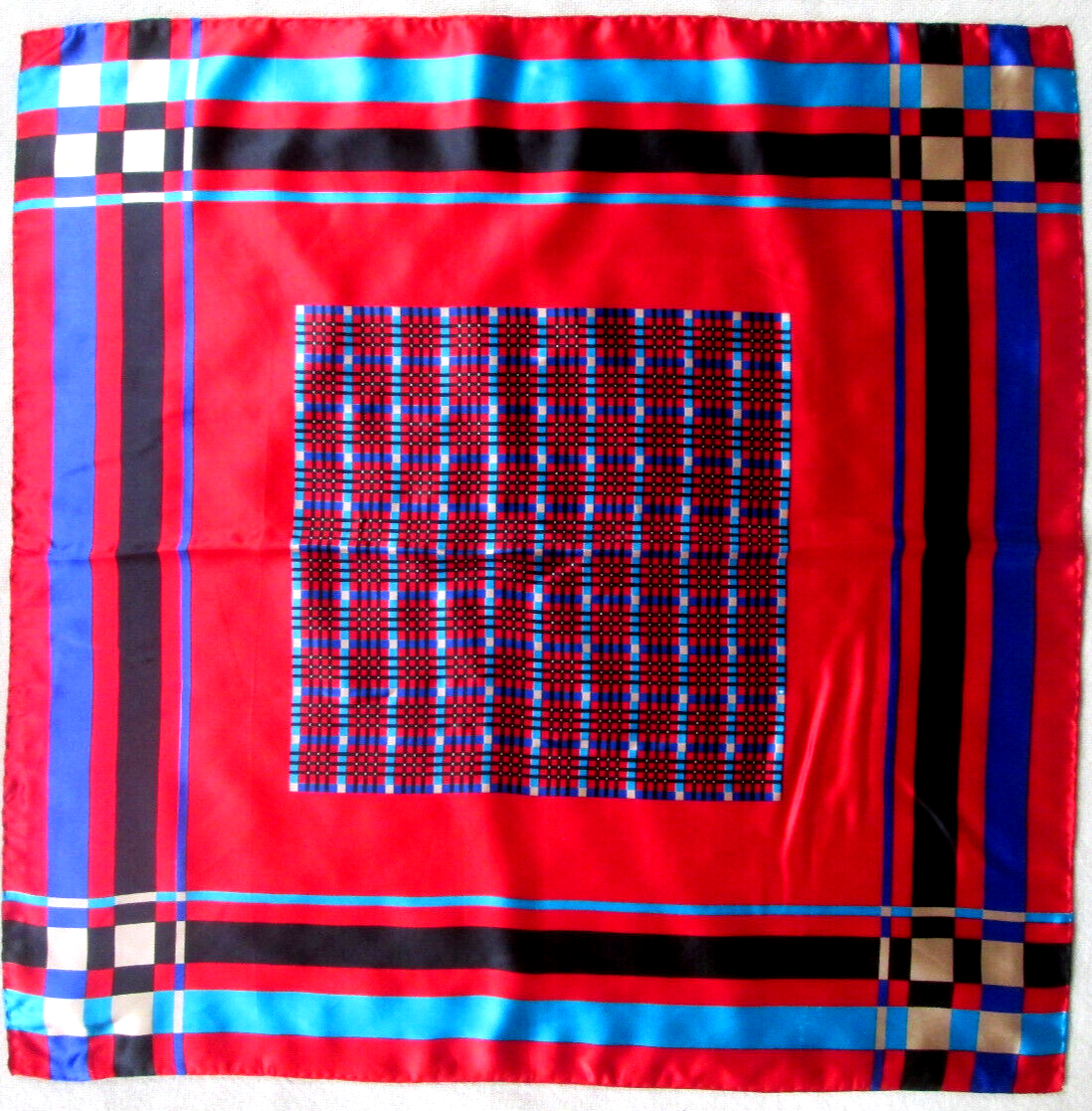 Foulard En Soie Vintage - Dimensions 76x77 Cm, Couleur Ocre/ivoire, Motif Géométrique Ou Floral - Occasion
