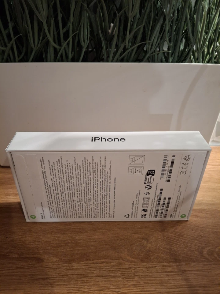 Apple iPhone 15 - 128Go - Noir (Déverrouillé) - Photo 4/4