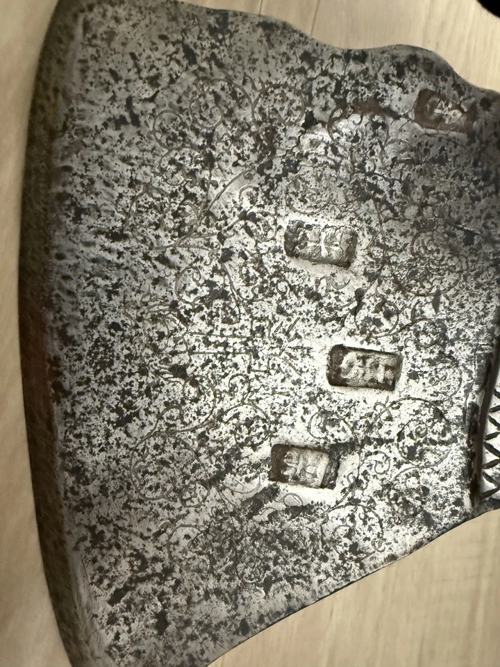 原版 16/17 世纪德国刽子手斧带雕刻 — 第 3/4 张图片