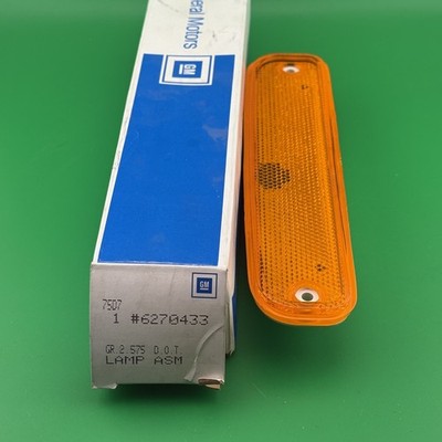 NOS GM 73-80 Chevrolet GMC Truck Front Fender Marker Lamp Light 6270433