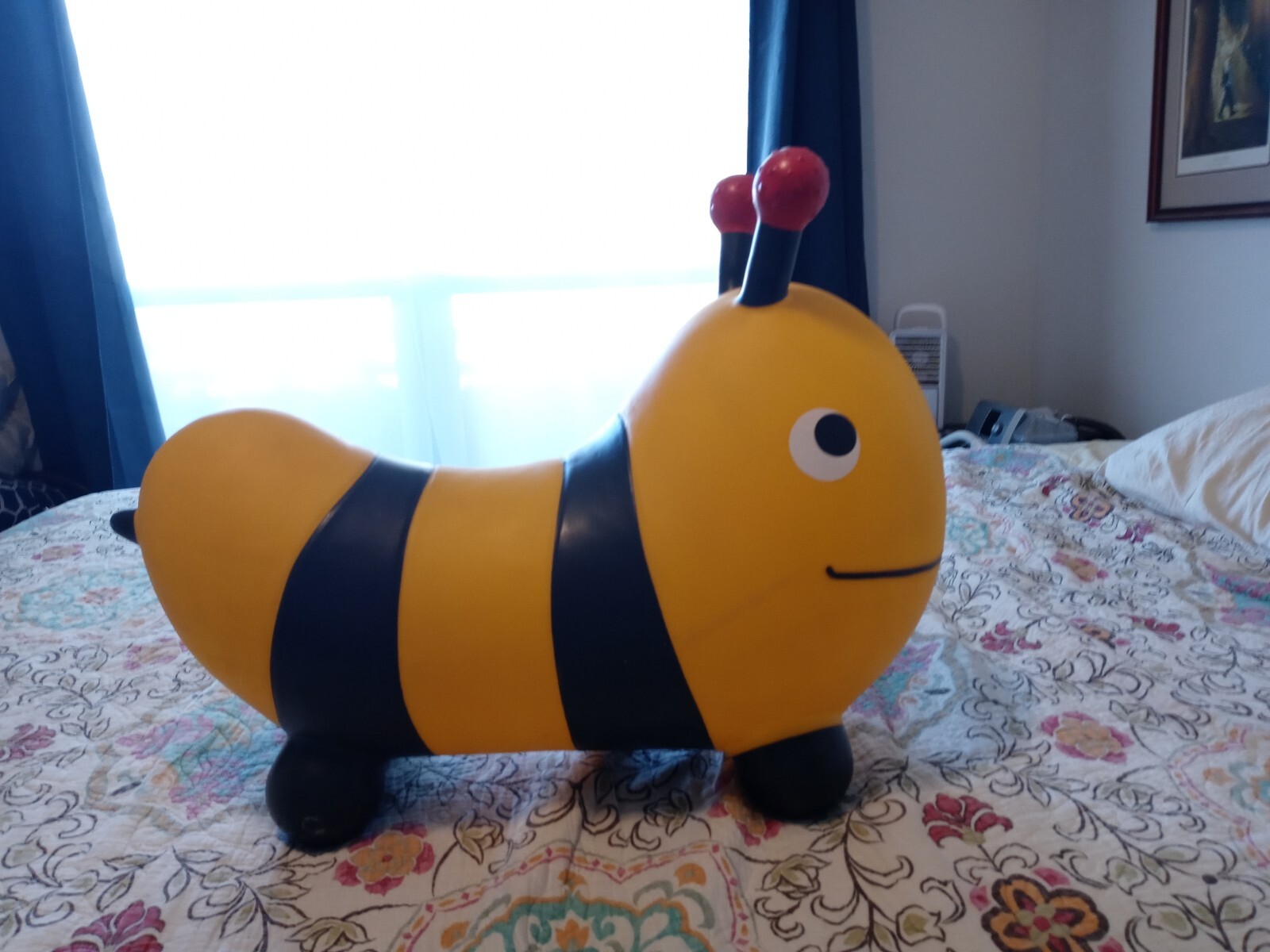 B. Toys Bizzi The Bumblebee Bouncer