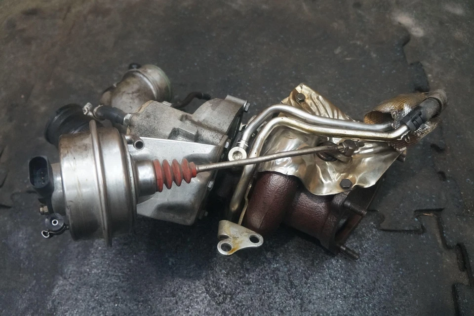 Turbocompresor motor derecho 07C145061AA Bentley Continental Flying Spur 2006 Foto 2 de 4