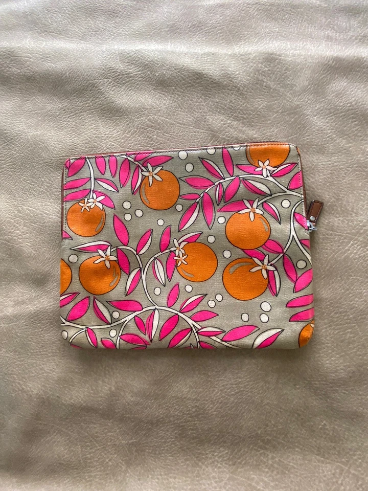 Funda Tablet Fossil Llave por Cremallera iPad 8.5” X 10.5” Vinilo Verde Lunares Foto 4 de 4