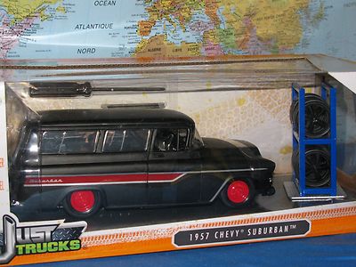1/24 JADA JUST TRUCKS 1957 CHEVY SUBURBAN BLACK 4 X EXTRA WHEEL