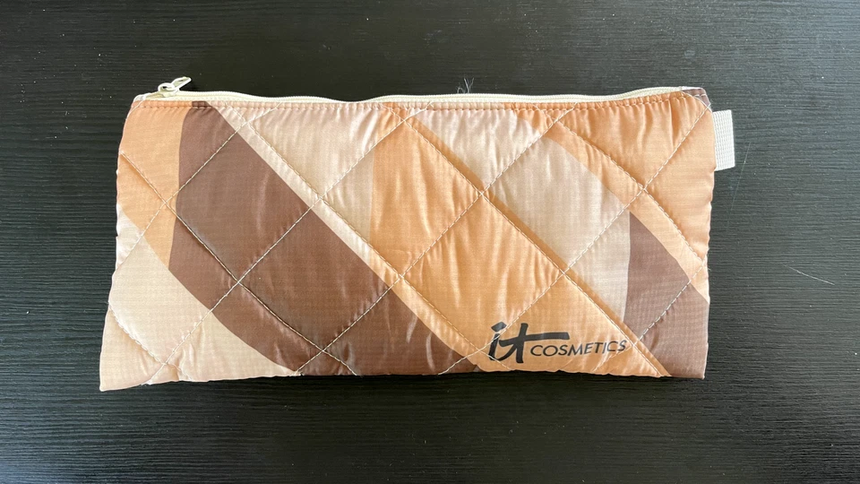 it cosmetics your skin but better cc cream PR PACKAGE - Image 3 of 3