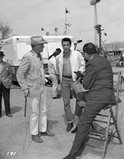 8x10 Print Elvis Presley on the set of Roustabout 1964 #ROU